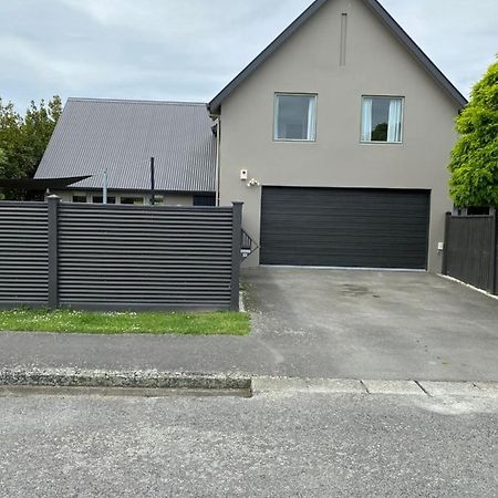 Home By Hagley Park Christchurch Bagian luar foto