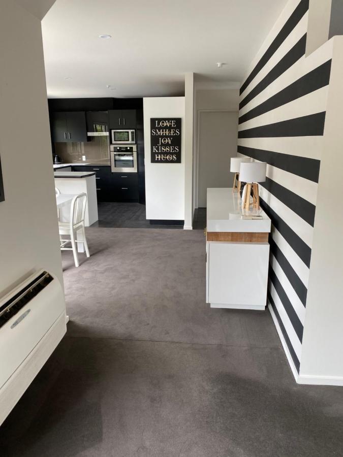 Home By Hagley Park Christchurch Bagian luar foto