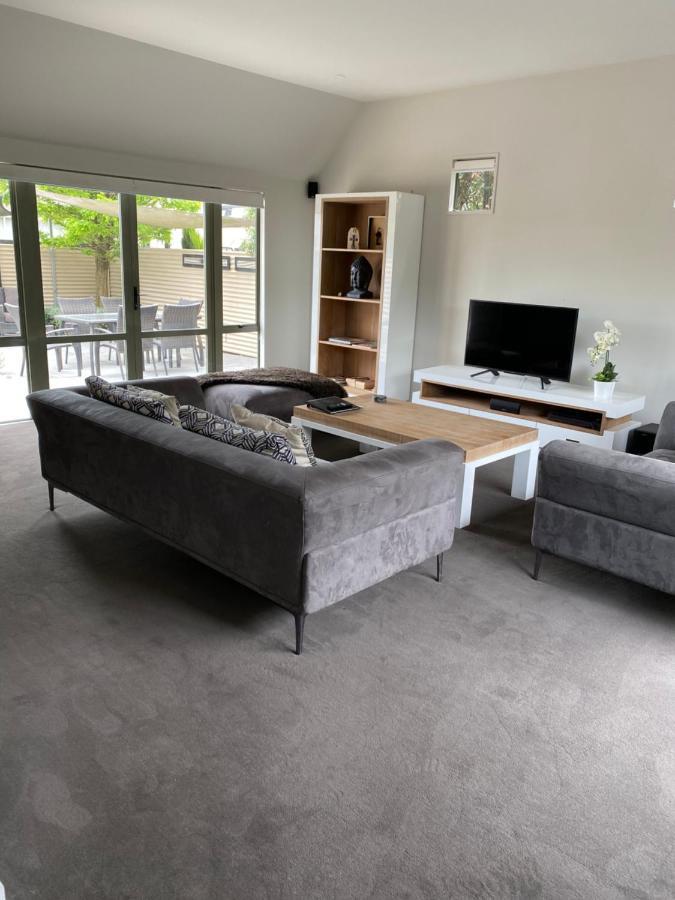 Home By Hagley Park Christchurch Bagian luar foto