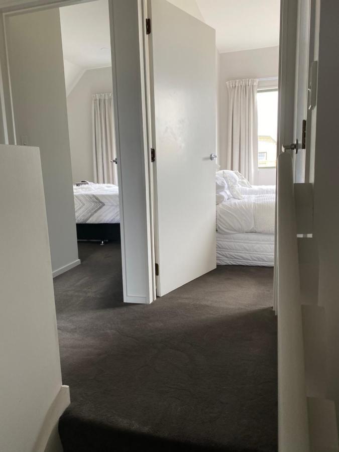 Home By Hagley Park Christchurch Bagian luar foto