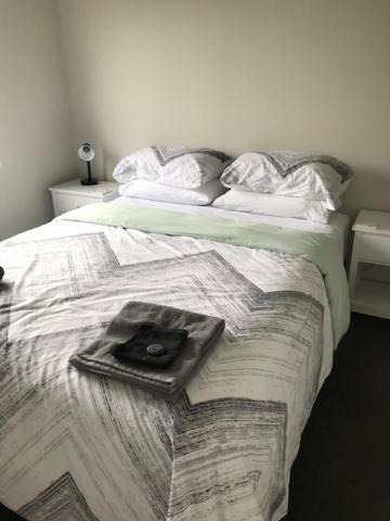 Home By Hagley Park Christchurch Bagian luar foto