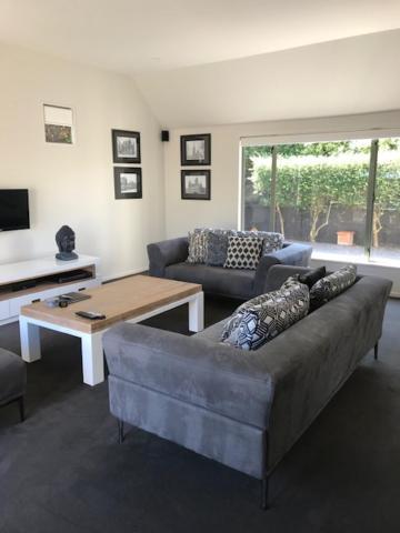 Home By Hagley Park Christchurch Bagian luar foto